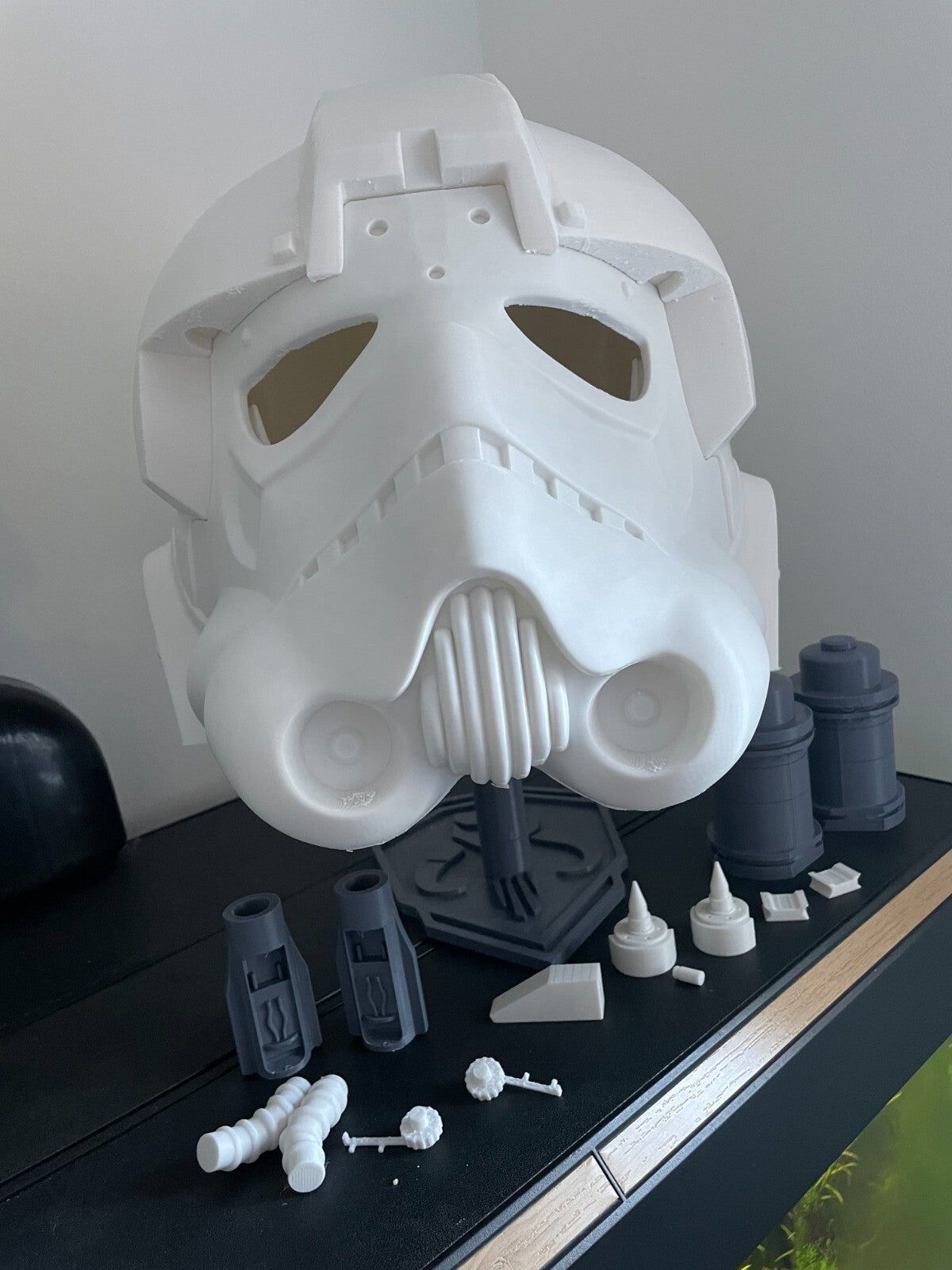 Star Wars helmet stand, Mandalorian, Mythosaur