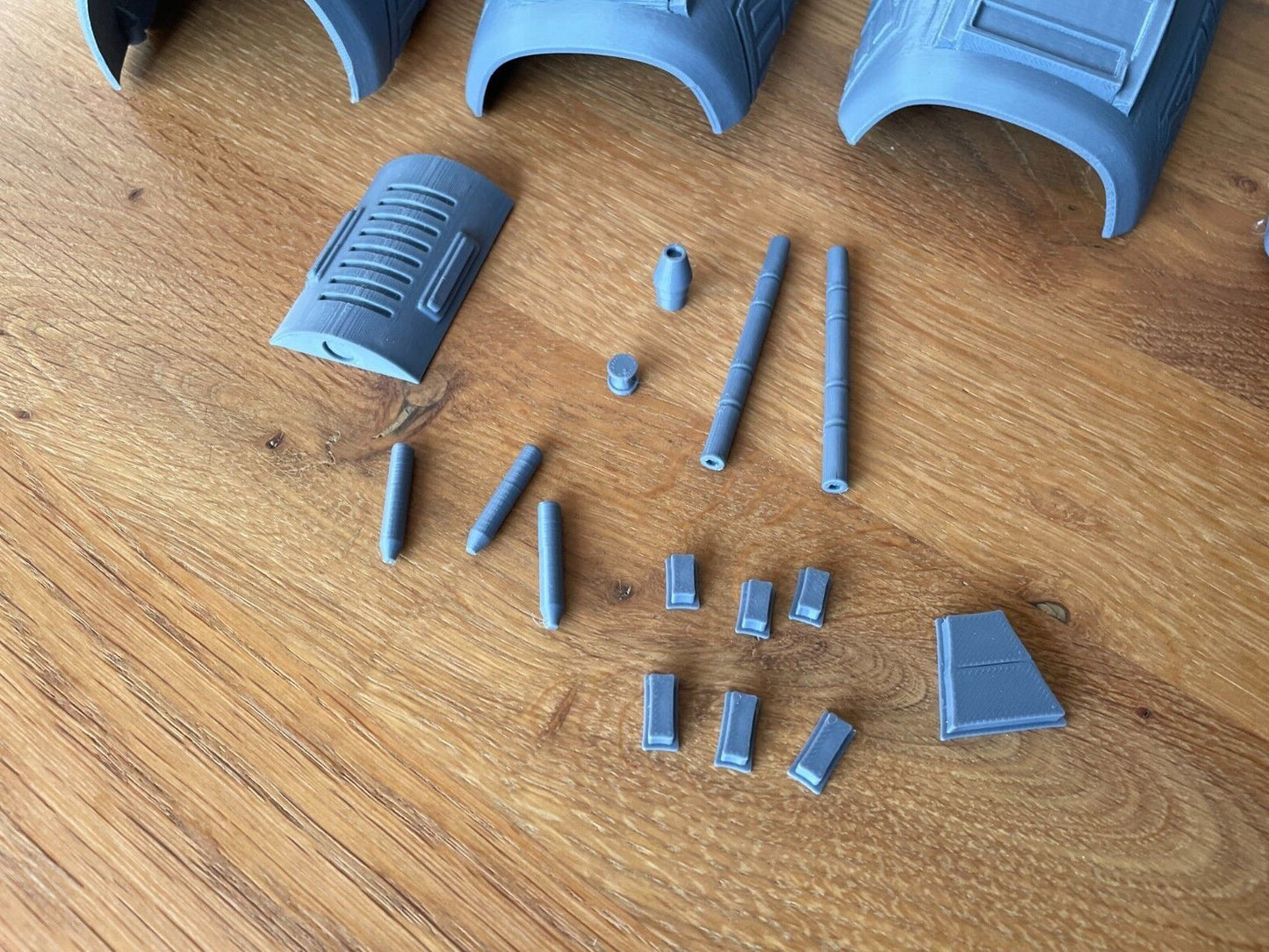 Star Wars Sabine Wren gauntlets, Ashoka