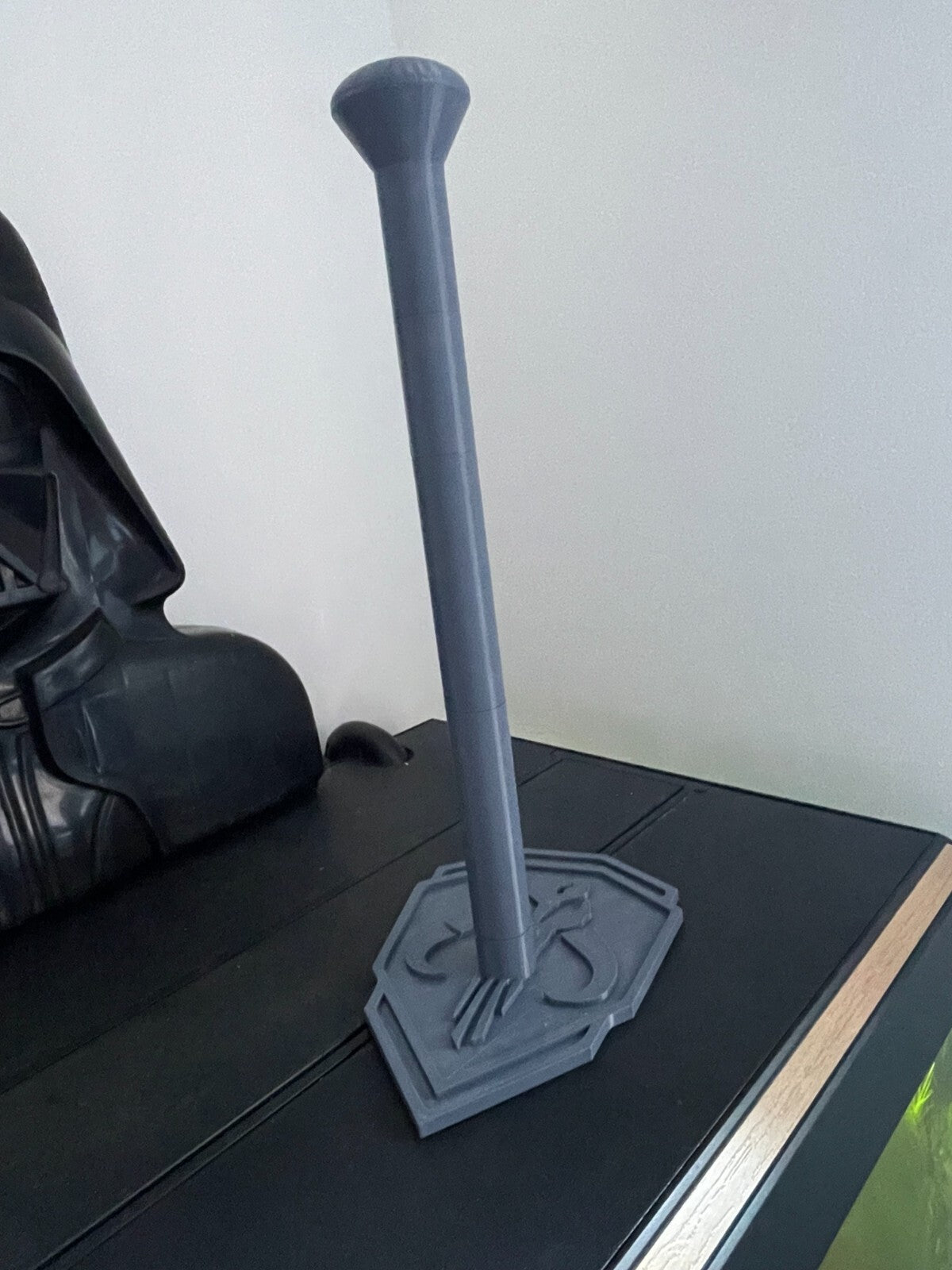 Star Wars helmet stand, Mandalorian, Mythosaur